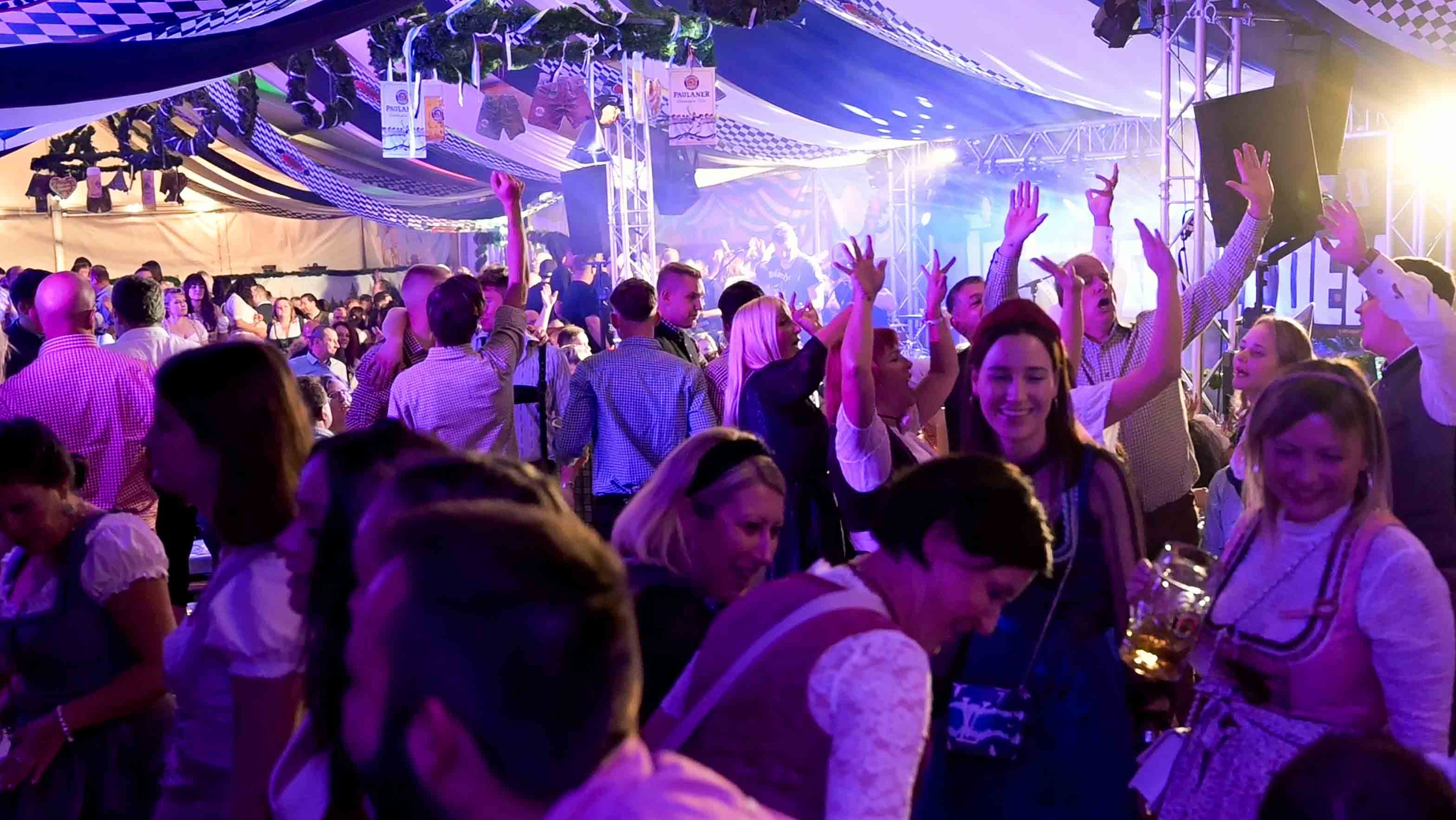 Wiesn Heuboden 26 3
